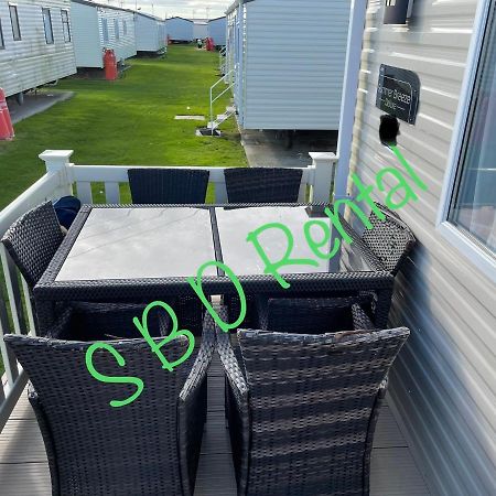 Summer Breeze Deluxe Caravan Rental Saint Osyth Exterior photo