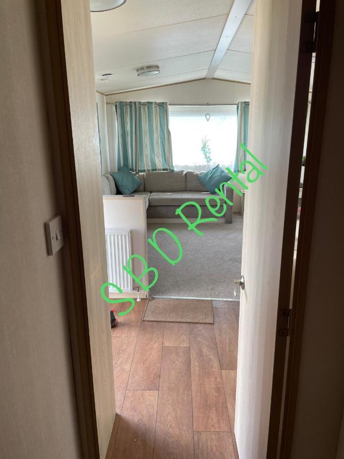 Summer Breeze Deluxe Caravan Rental Saint Osyth Exterior photo