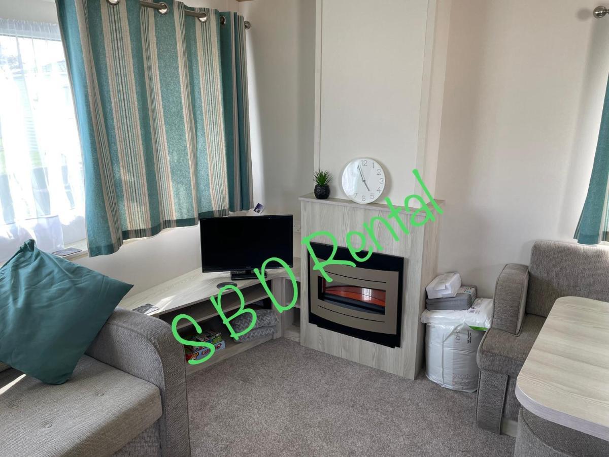 Summer Breeze Deluxe Caravan Rental Saint Osyth Exterior photo