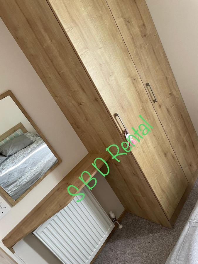Summer Breeze Deluxe Caravan Rental Saint Osyth Exterior photo