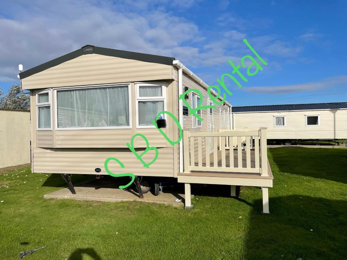 Summer Breeze Deluxe Caravan Rental Saint Osyth Exterior photo
