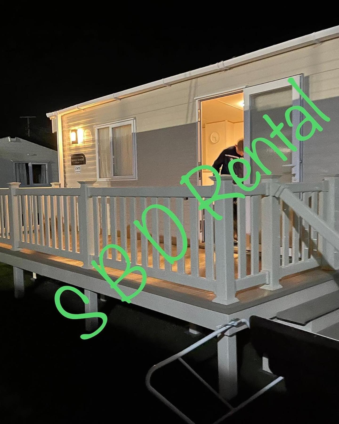 Summer Breeze Deluxe Caravan Rental Saint Osyth Exterior photo